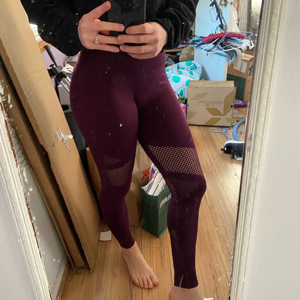 Maroon Fabletics Leggings